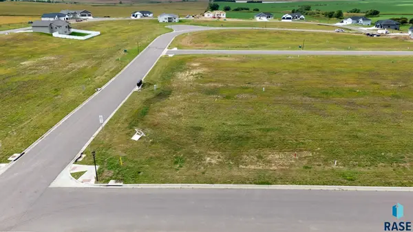 629 Hanna Trl, Crooks, SD 57020