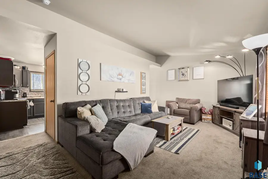 1313 E 70th St N, Sioux Falls, SD 57104 - #3