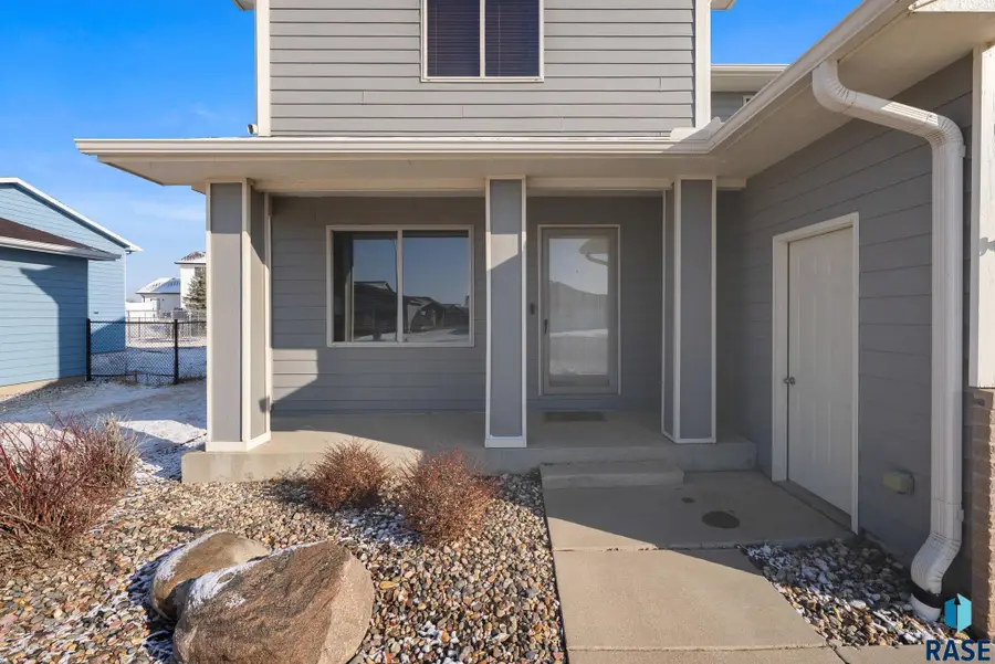 1006 Ash Grove St, Harrisburg, SD 57032 - #3