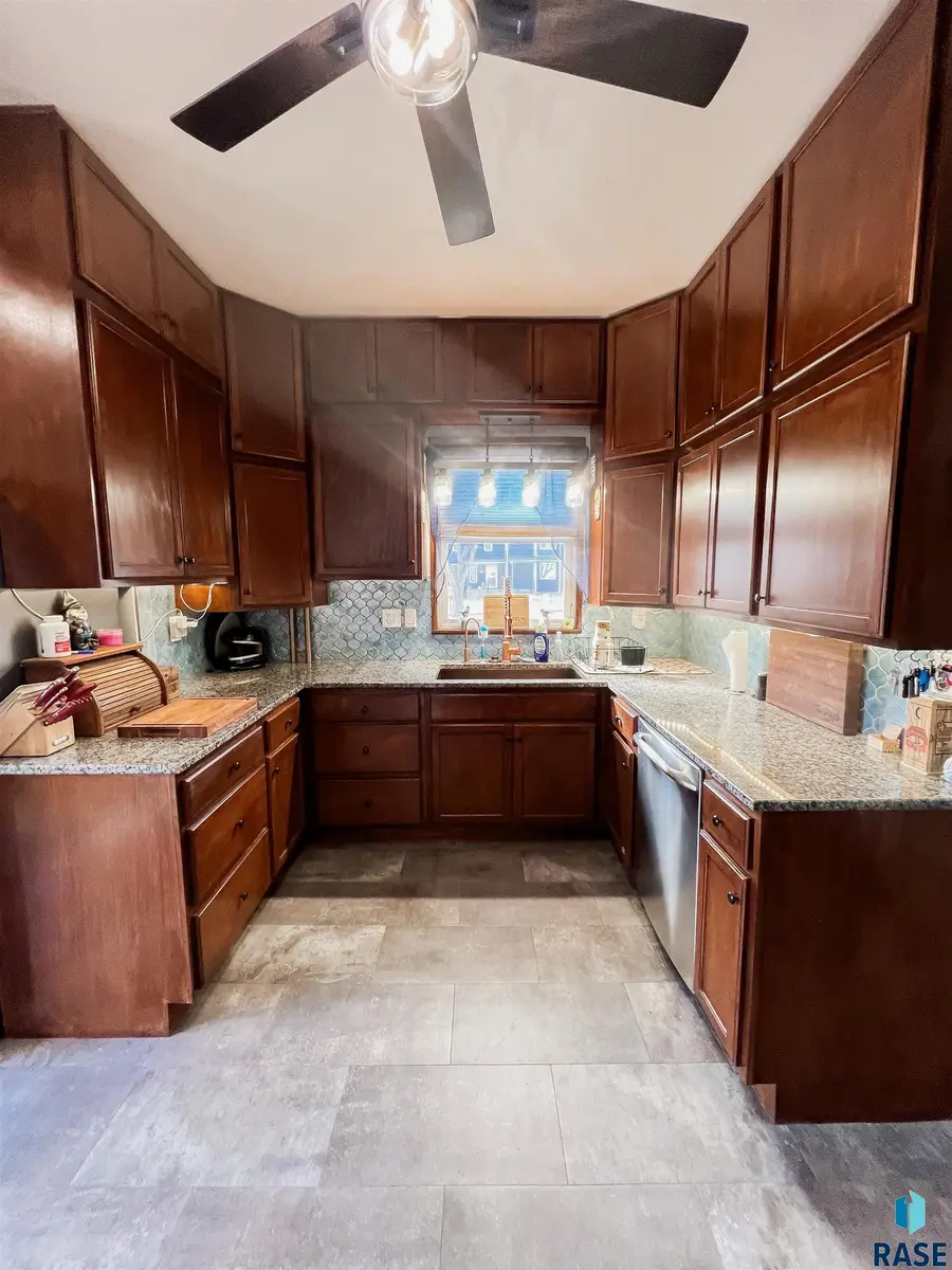 327 W Main St, Luverne, MN 56156 - #2