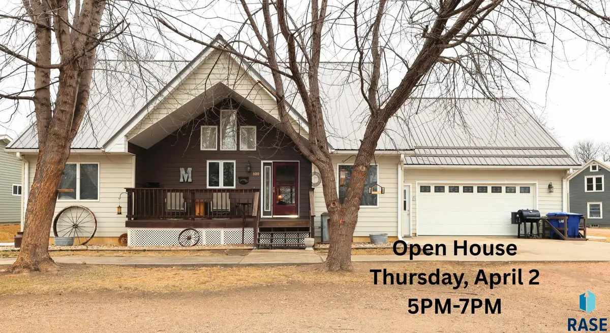 800 Blackstone Pl, Hurley, SD 57036 - #1