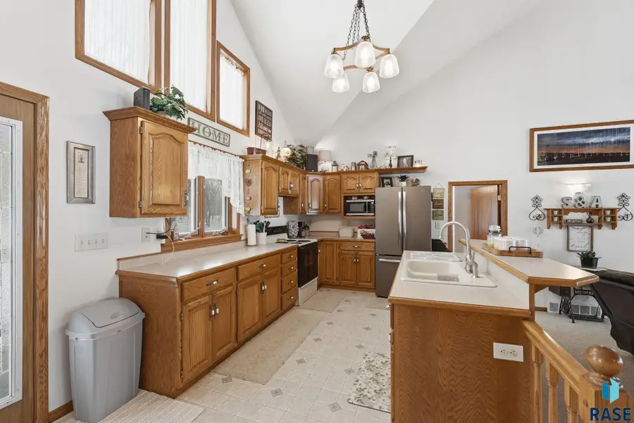 800 Blackstone Pl, Hurley, SD 57036 - #2