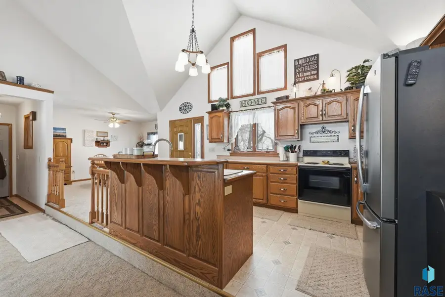 800 Blackstone Pl, Hurley, SD 57036 - #3