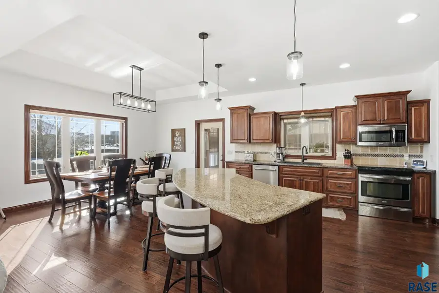 1400 S Hyde Park Ave, Sioux Falls, SD 57106 - #2