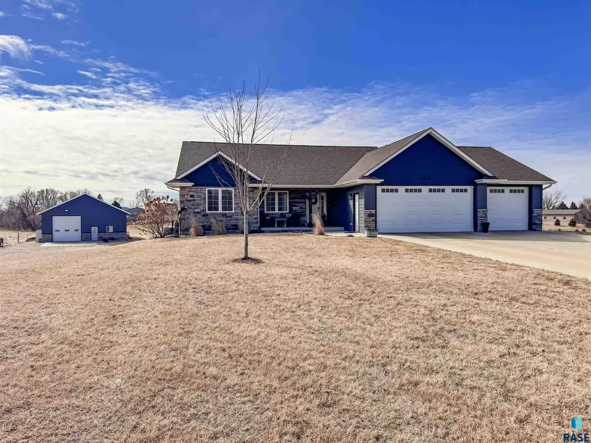 25785 Frederick Cir, Renner, SD 57055 - #1