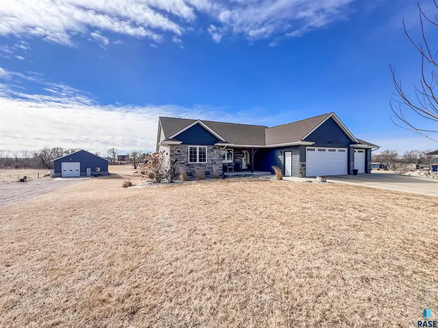 25785 Frederick Cir, Renner, SD 57055 - #2