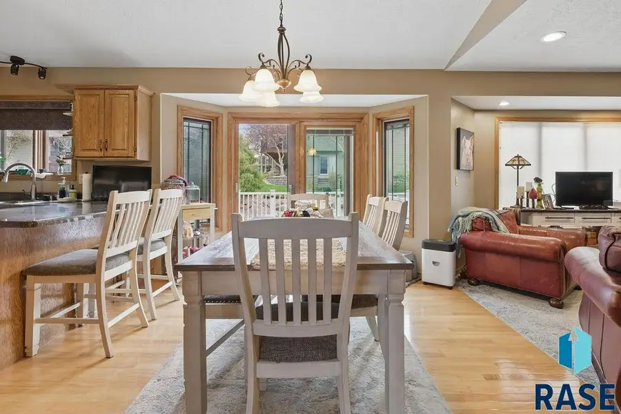 3518 S Matthew Dr, Sioux Falls, SD 57103 - #3