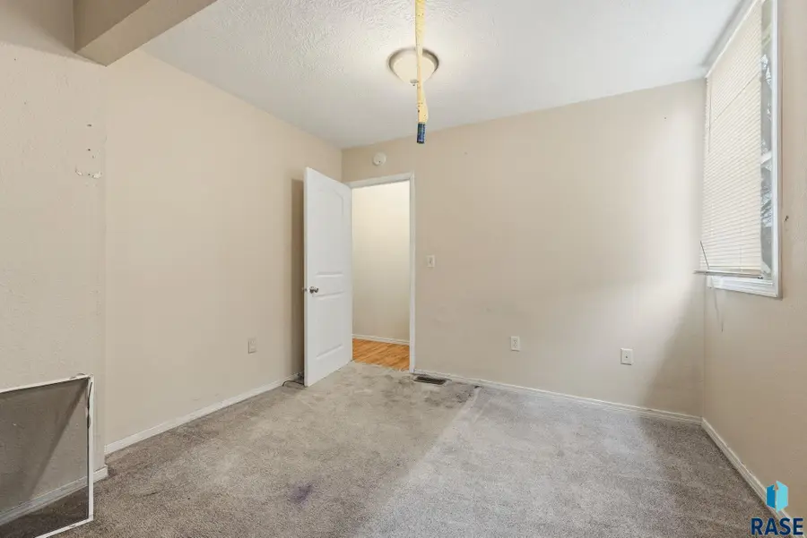 310 N Sherman Ave, Sioux Falls, SD 57103 - #3