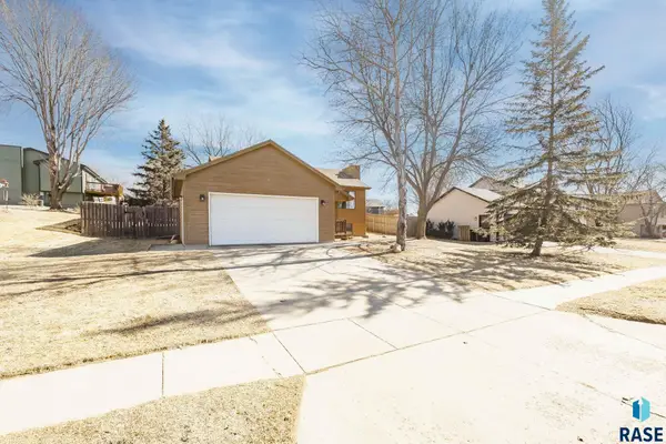 2804 S Melanie Ln, Sioux Falls, SD 57103