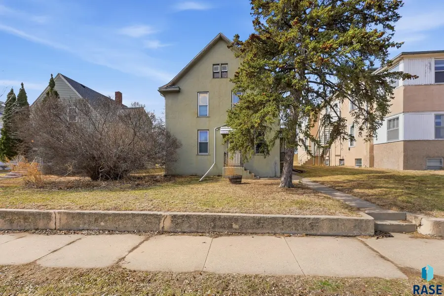 719 S 2nd Ave, Sioux Falls, SD 57104 - #2