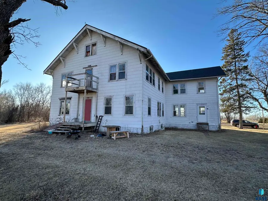 250 N Church St, Canova, SD 57321 - #3