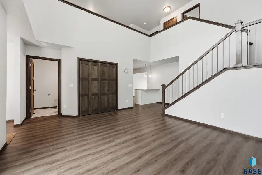 1107 S President Ct, Sioux Falls, SD 57106 - #2