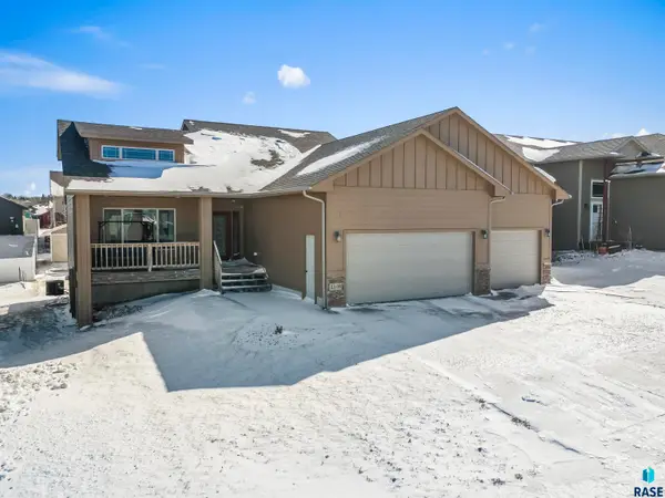 1108 N Mossy Oak Ave, Sioux Falls, SD 57103