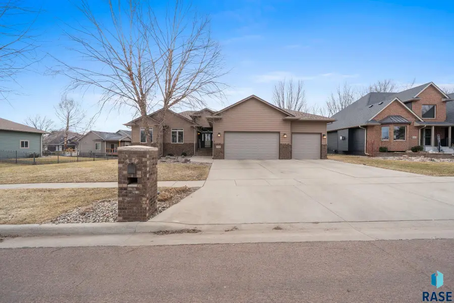 3105 Miramar Cir, Sioux Falls, SD 57108 - #2