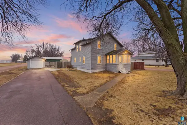 47445 258th St, Renner, SD 57055