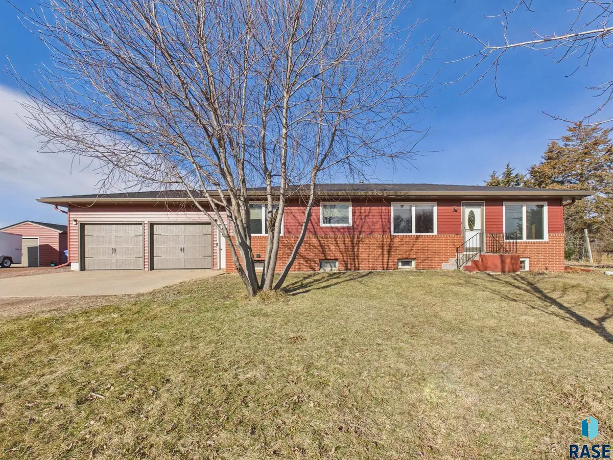 405 N Western Ave, Hartford, SD 57033 - #1