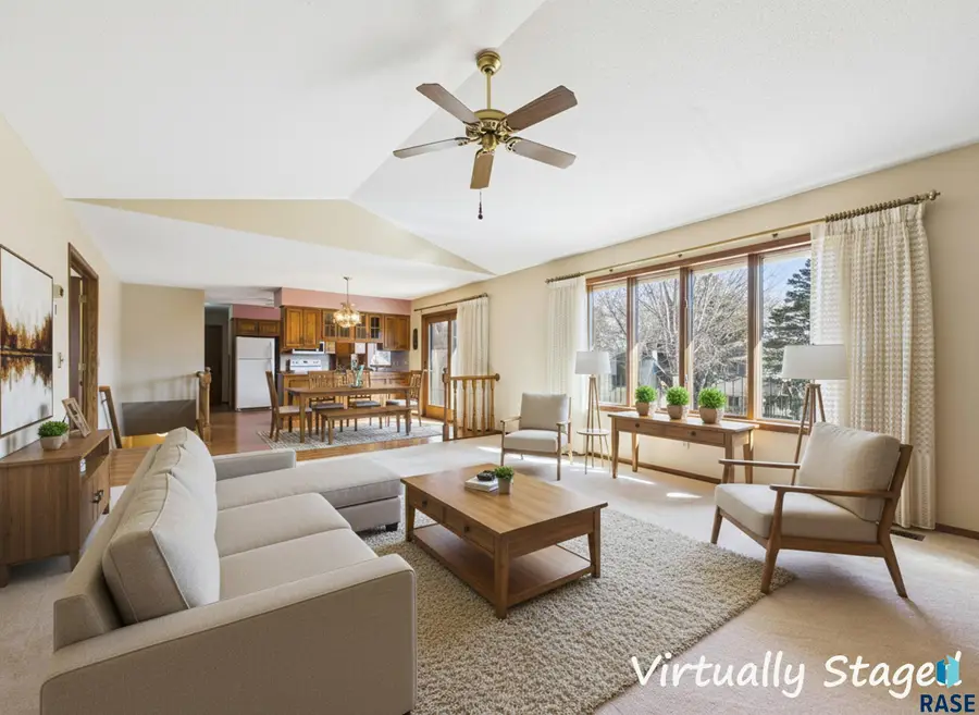 2408 E Stanton Dr, Sioux Falls, SD 57103 - #2