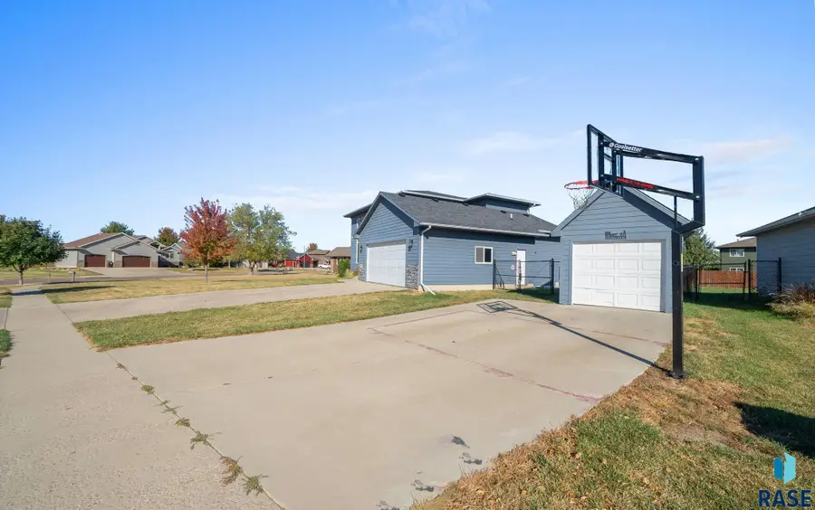 104 Tiger St, Harrisburg, SD 57032 - #3