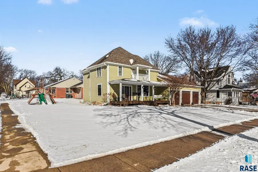 505 N Cedar St, Luverne, MN 56156 - #3