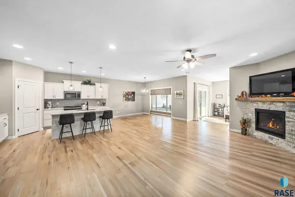 5425 S Salvation Pl, Sioux Falls, SD 57108