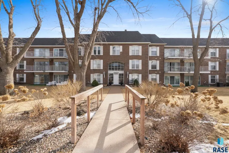 2505 S Kiwanis Ave #343, Sioux Falls, SD 57105 - #2