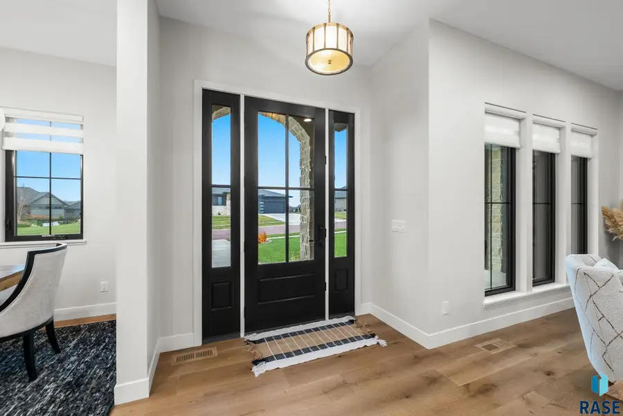 2100 N Marlowe Ave, Sioux Falls, SD 57110 - #2