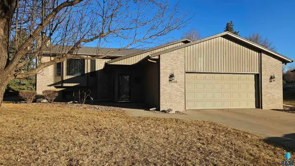 2805 S Whetstone Cir, Sioux Falls, SD 57103