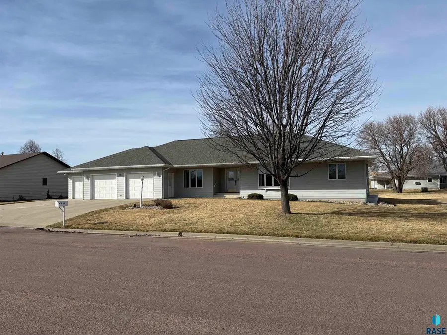 308 E Wagner St, Marion, SD 57043 - #2