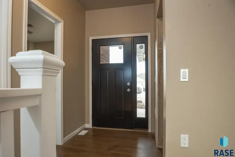 704 W Opal Ln, Hartford, SD 57033 - #2