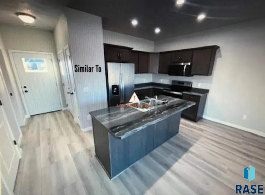 9514 W Tunis Dr, Sioux Falls, SD 57106 - #2