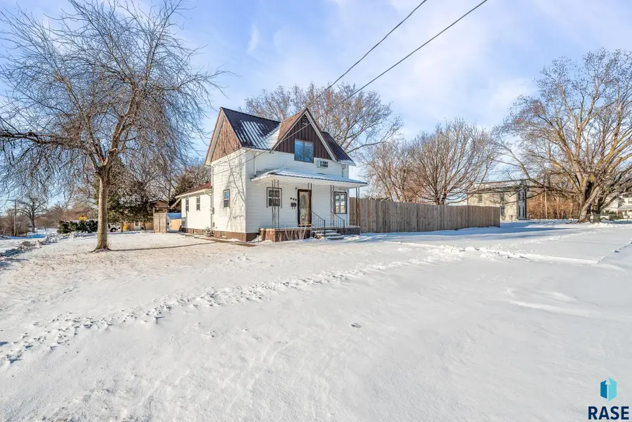 223 E 9th St, Canton, SD 57013 - #3