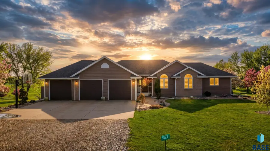 48297 Arrowhead Pl, Canton, SD 57013 - #2