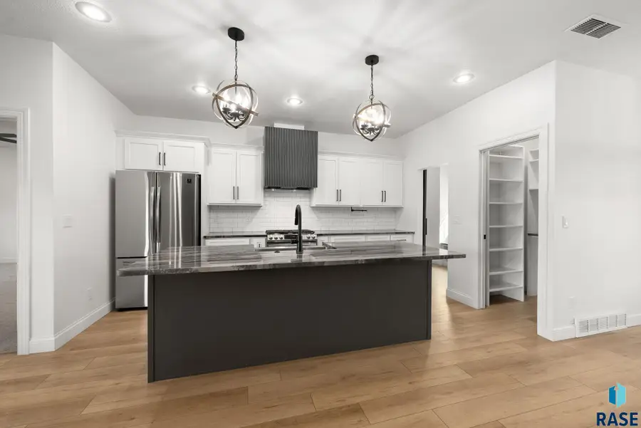 409 N Piper Dr, Sioux Falls, SD 57110 - #3