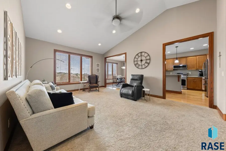 2013 Ridgeway Pl, Pierre, SD 57501 - #3