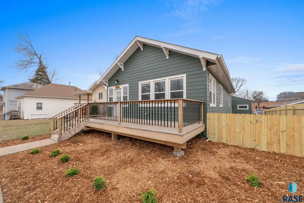 515 Nesmith Ave, Sioux Falls, SD 57103 - #1