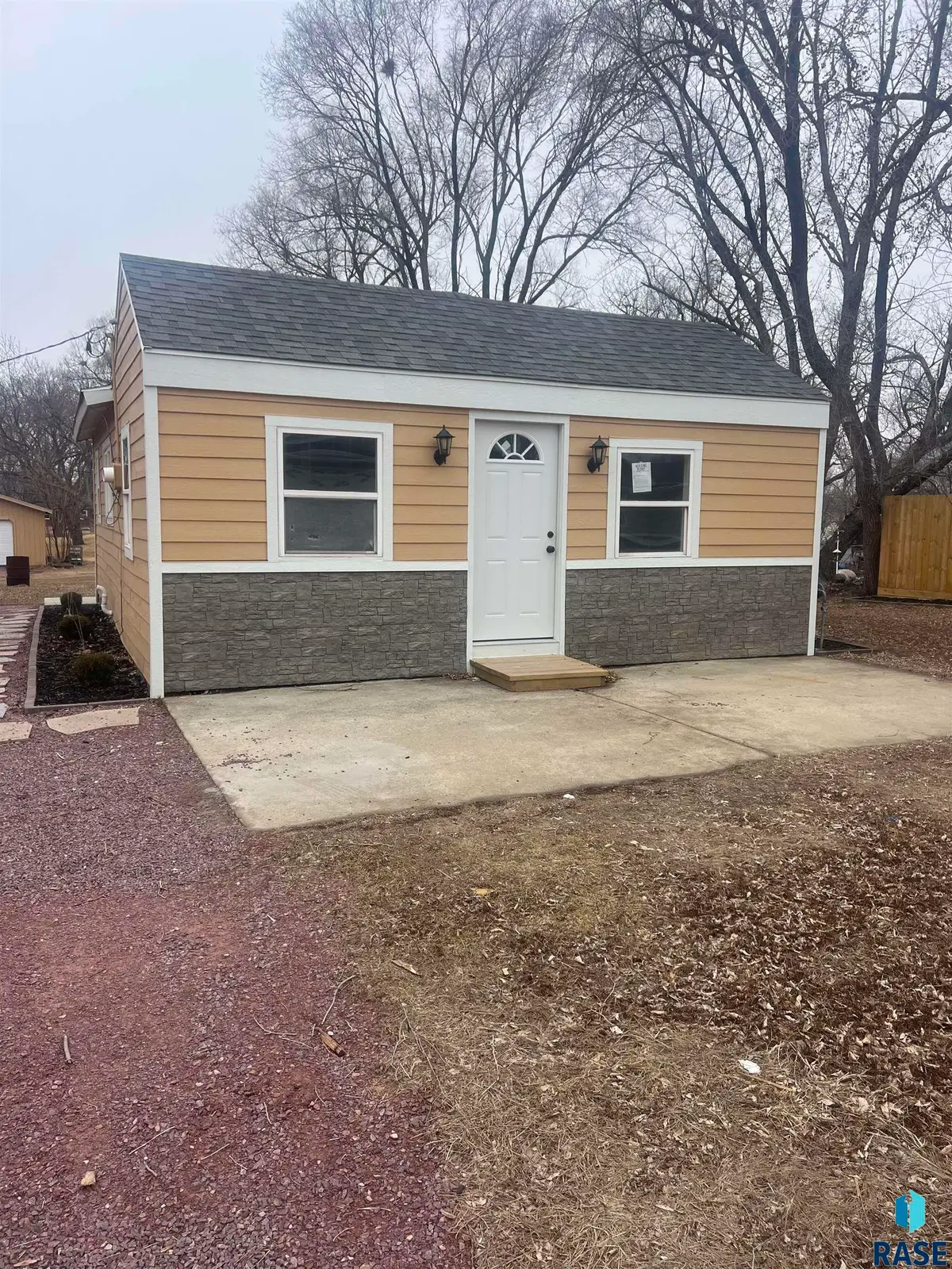 3601 9th Ave Ave, Sioux Falls, SD 57104 - #1