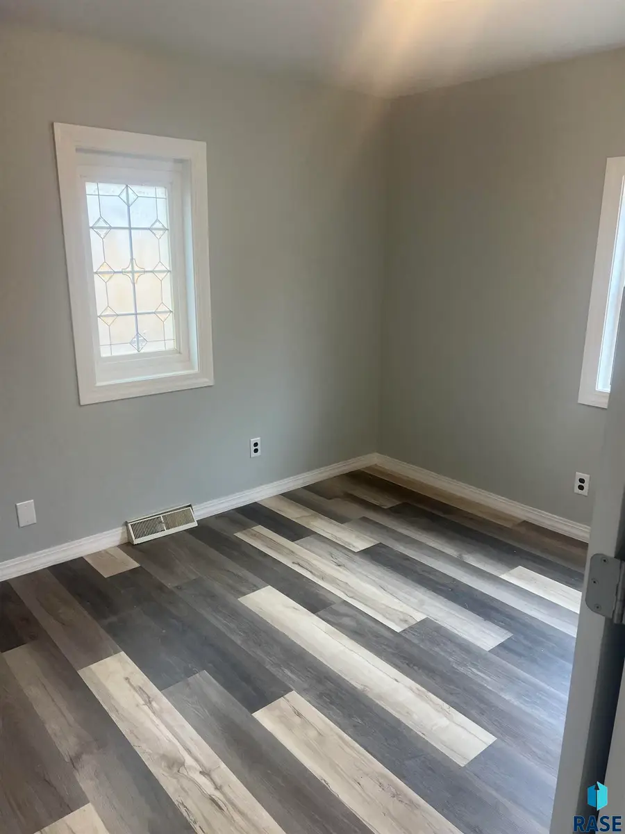 3601 9th Ave Ave, Sioux Falls, SD 57104 - #3