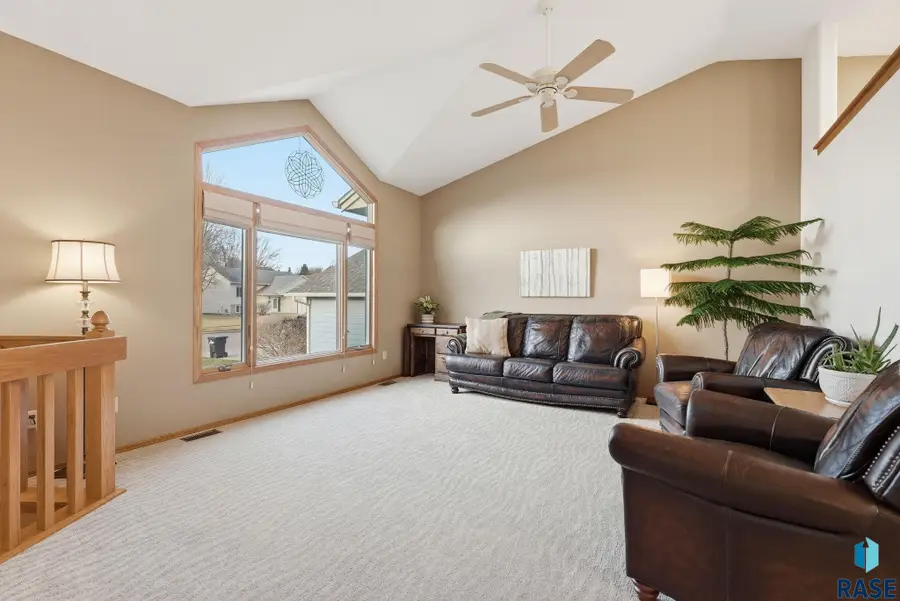 5316 E 28th St, Sioux Falls, SD 57110 - #3