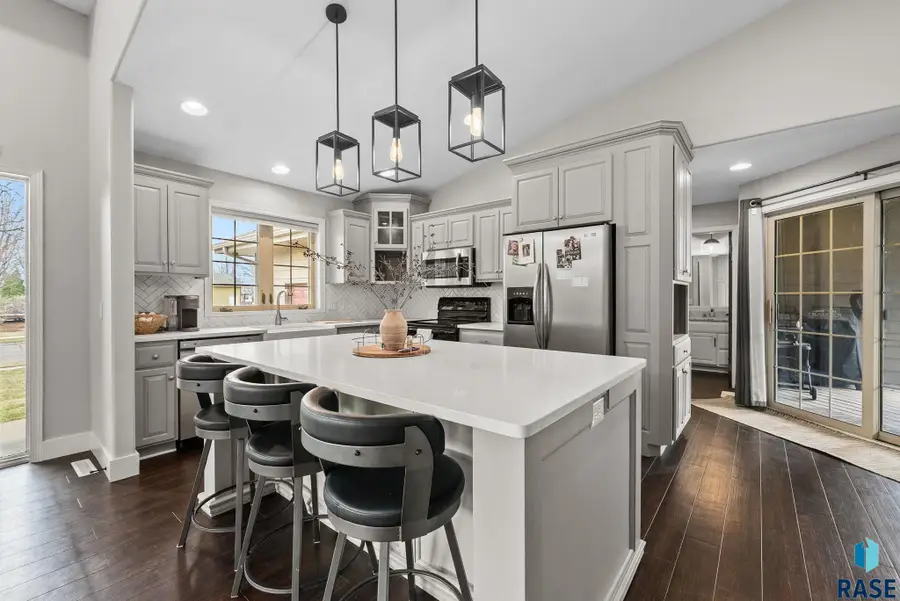 2213 E 63rd St, Sioux Falls, SD 57108 - #2