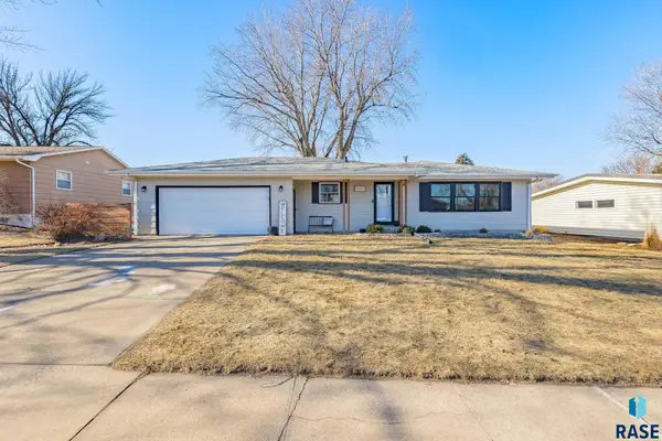 4301 S Glenview Rd, Sioux Falls, SD 57103