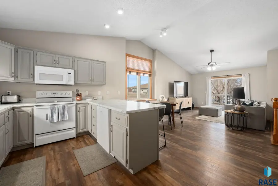 1200 E 61st St, Sioux Falls, SD 57108 - #2