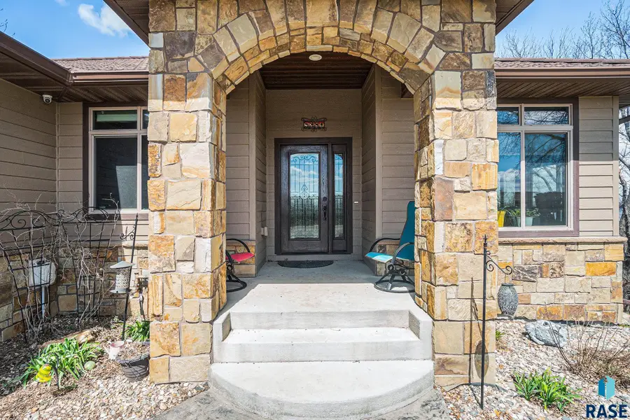 5381 South Shore Dr, Chester, SD 57016 - #2