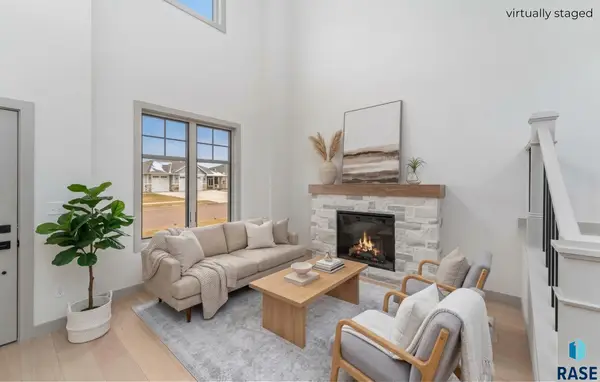 8611 W Shoreline Pl, Sioux Falls, SD 57107