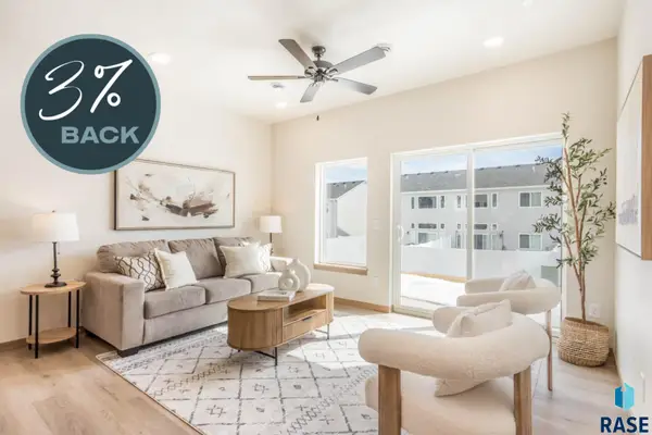 8013 E Tencate Pl, Sioux Falls, SD 57110