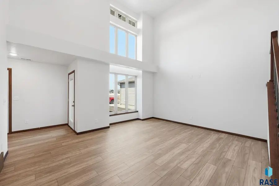 6123 S Bison Pl, Sioux Falls, SD 57108 - #2