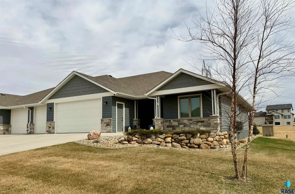 510 S Red Spruce Ave, Sioux Falls, SD 57110 - #1