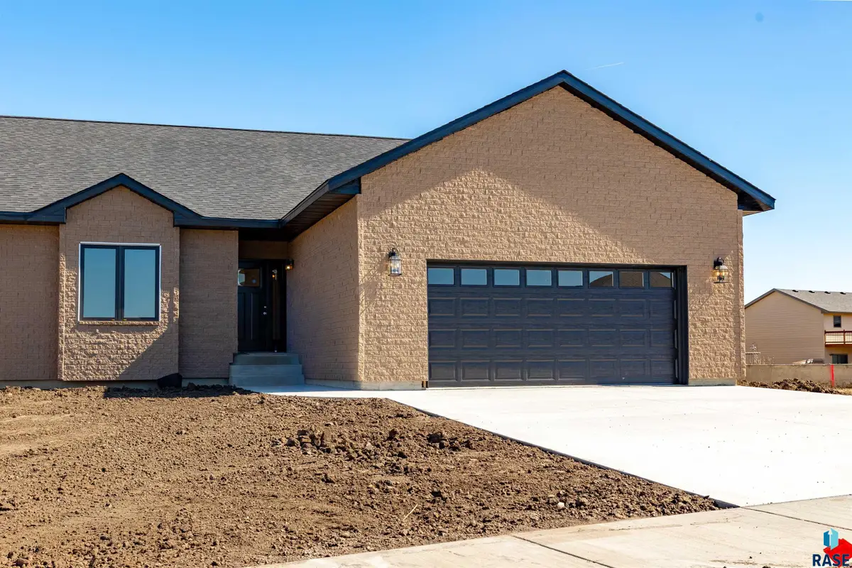 708 W Opal Ln, Hartford, SD 57033 - #1