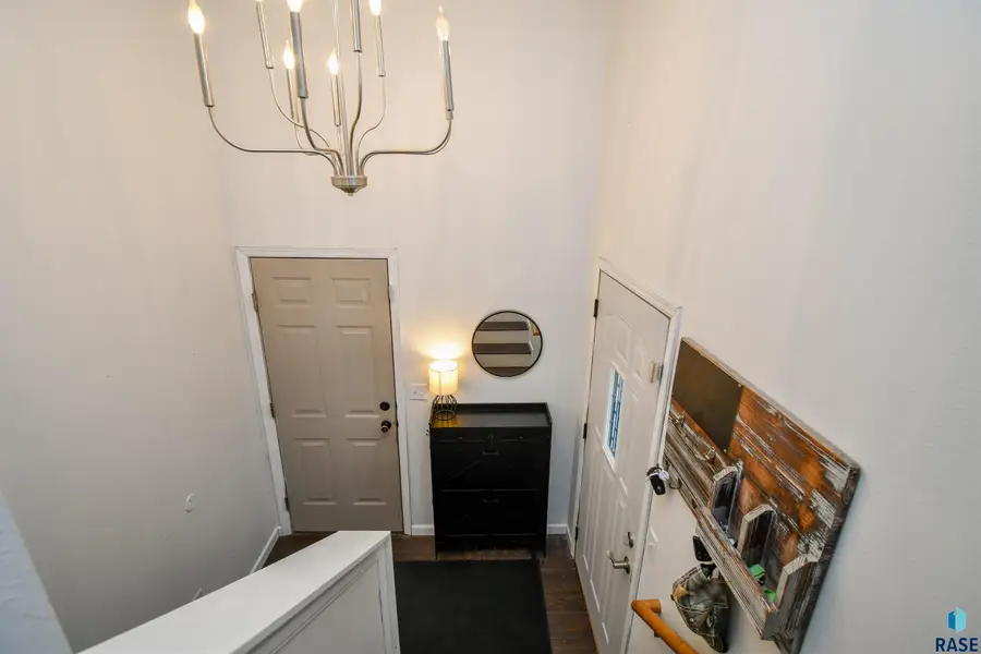 6049 W Jordan Ct, Sioux Falls, SD 57106 - #2