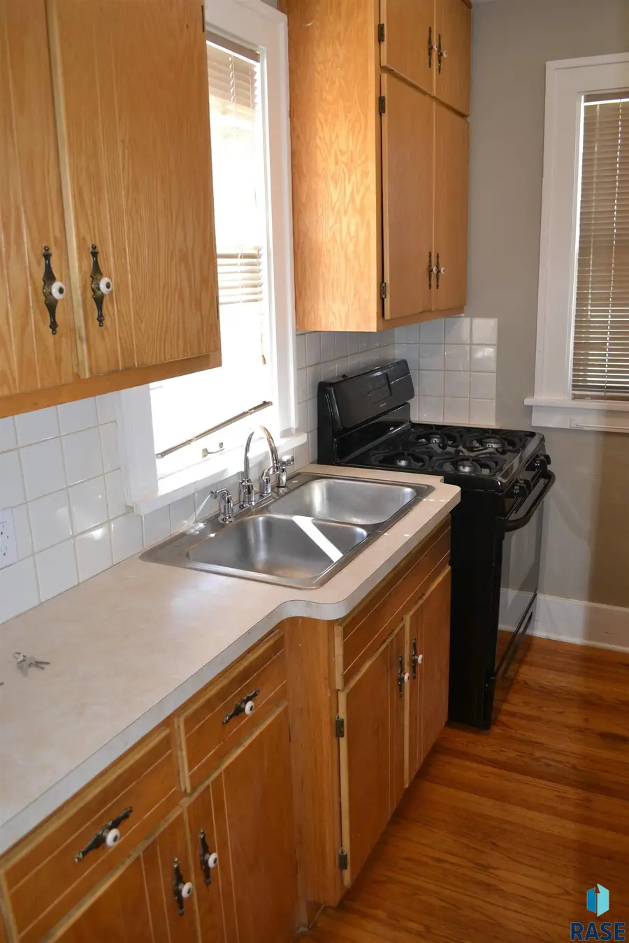 821 W 22nd St, Sioux Falls, SD 57105 - #3