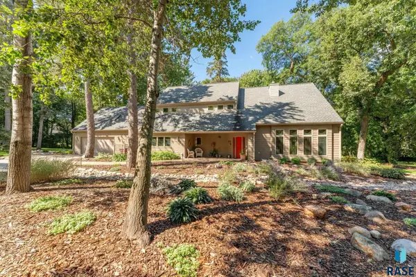 4205 S Pine Cone Pl, Sioux Falls, SD 57105